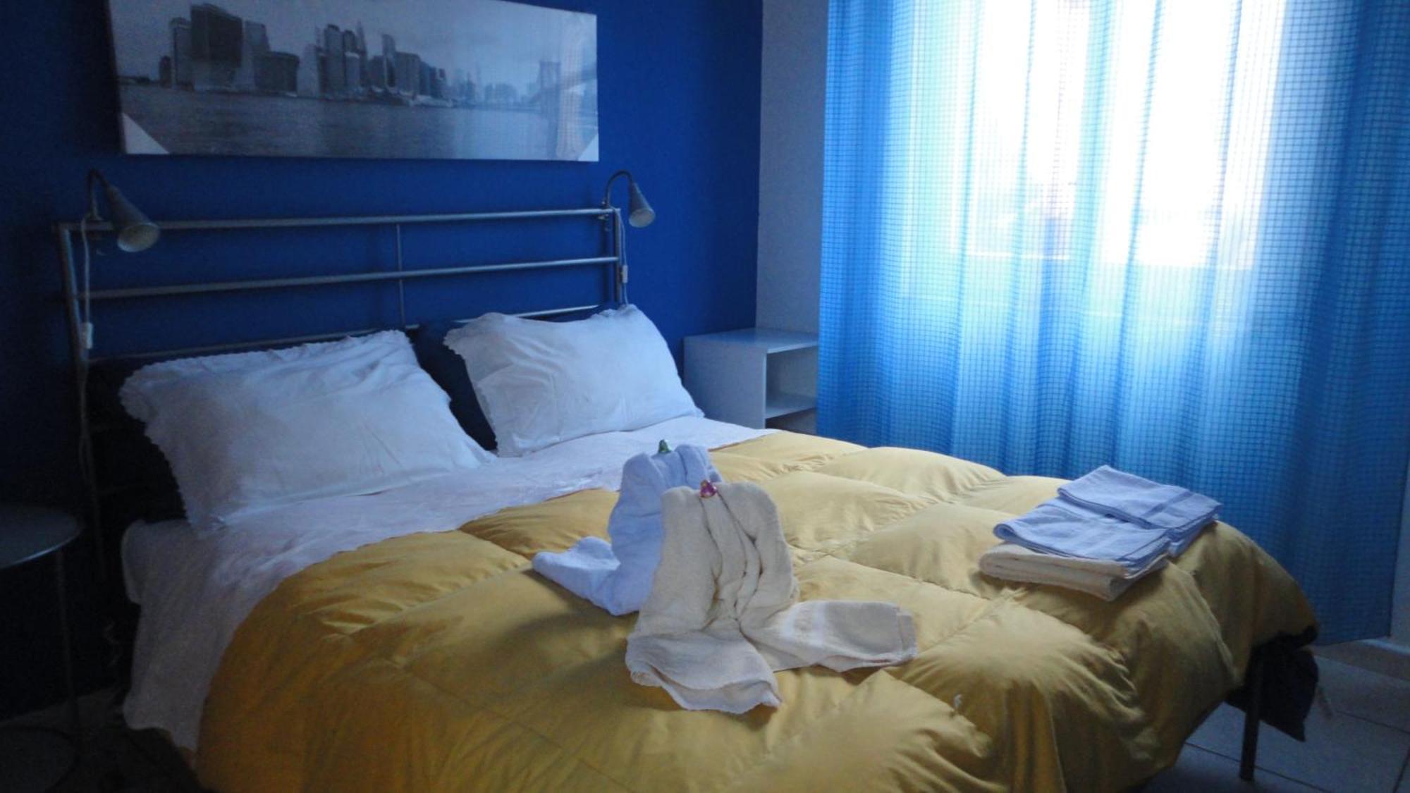 Travel And Living Hotel Трани Екстериор снимка