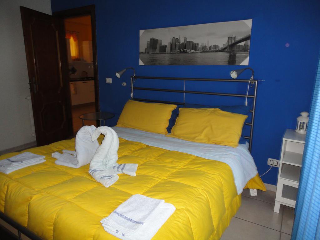 Travel And Living Hotel Трани Екстериор снимка