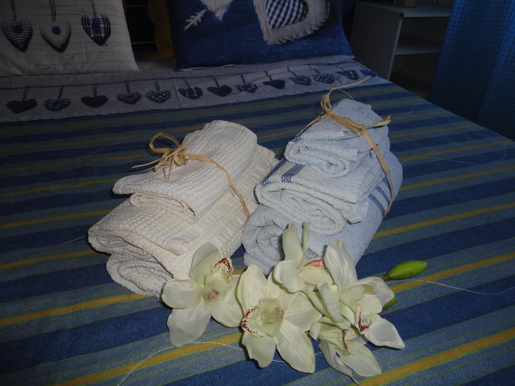 Travel And Living Hotel Трани Екстериор снимка