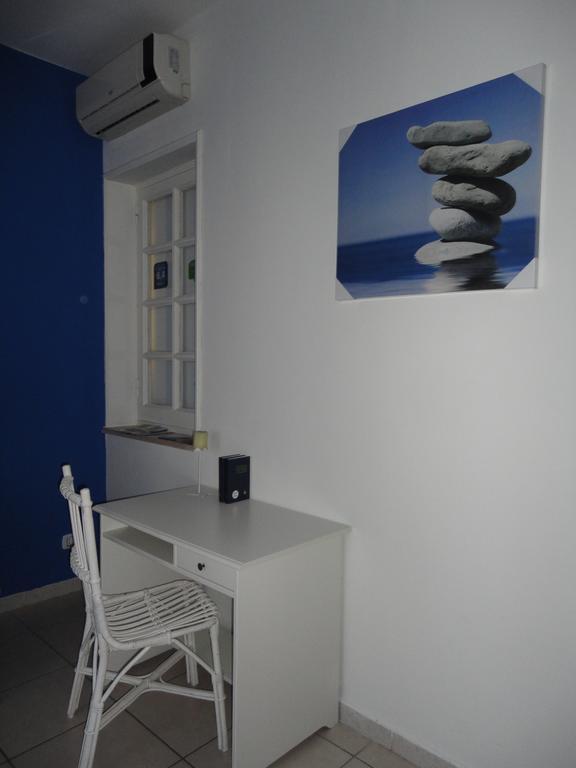Travel And Living Hotel Трани Екстериор снимка